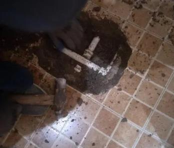 新密卫生间漏水维修公司为您分享下卫生间渗水如何处理及注意事项