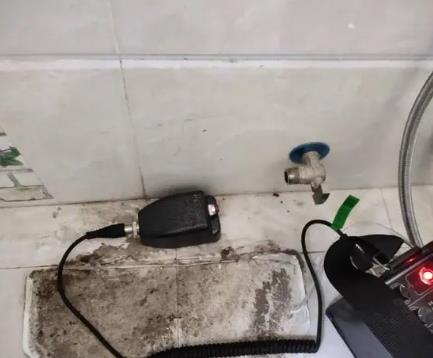 新密屋顶漏水维修公司分享下卫生间漏水的危害及解决方法